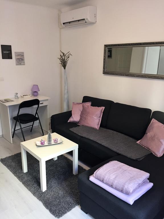 Center Apartment Lori Pula Luaran gambar